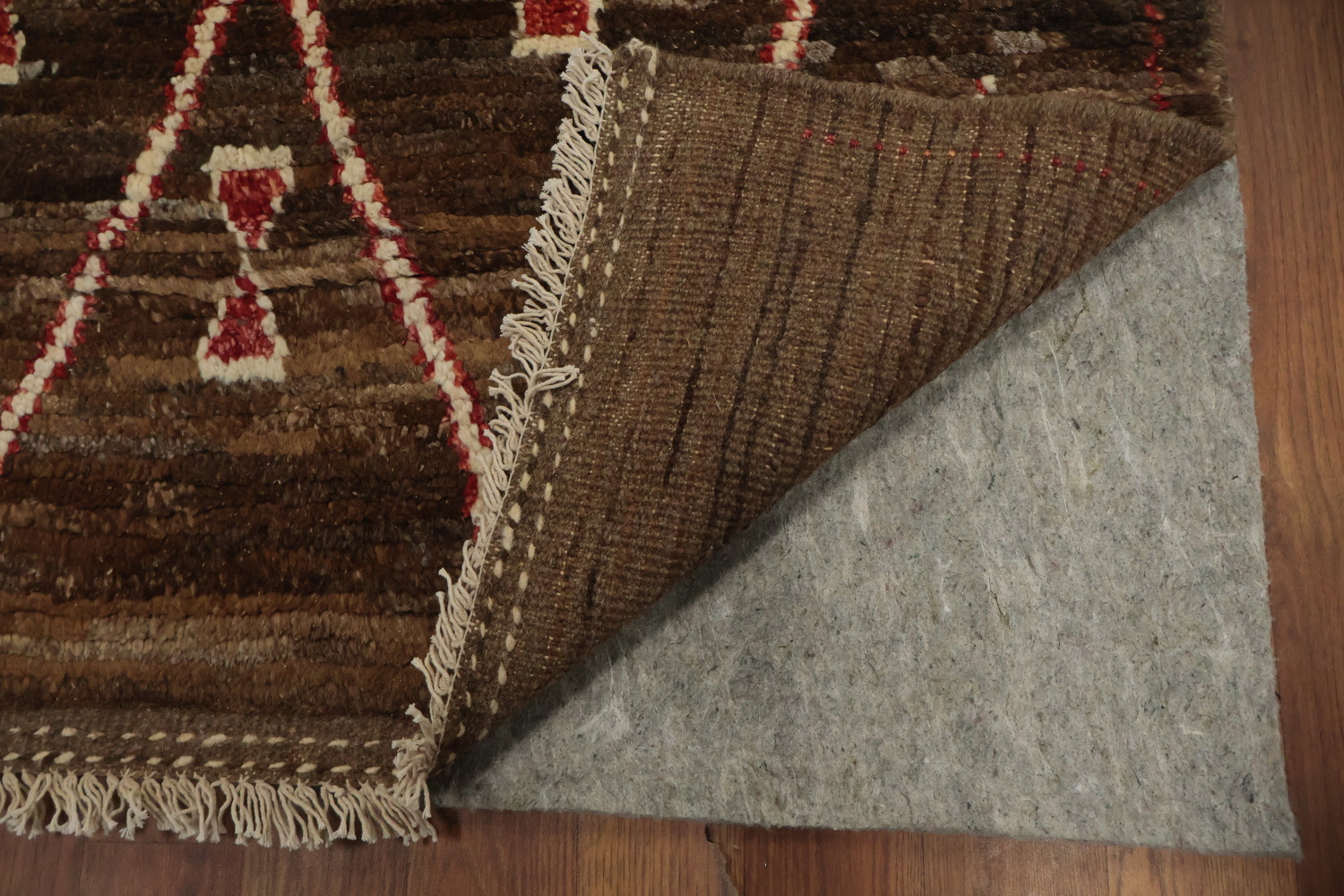 Elegant Moroccan Area Rug 7x10 with Geometric Diamond Patterns