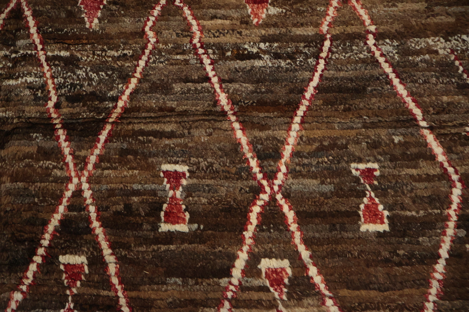 Elegant Moroccan Area Rug 7x10 with Geometric Diamond Patterns