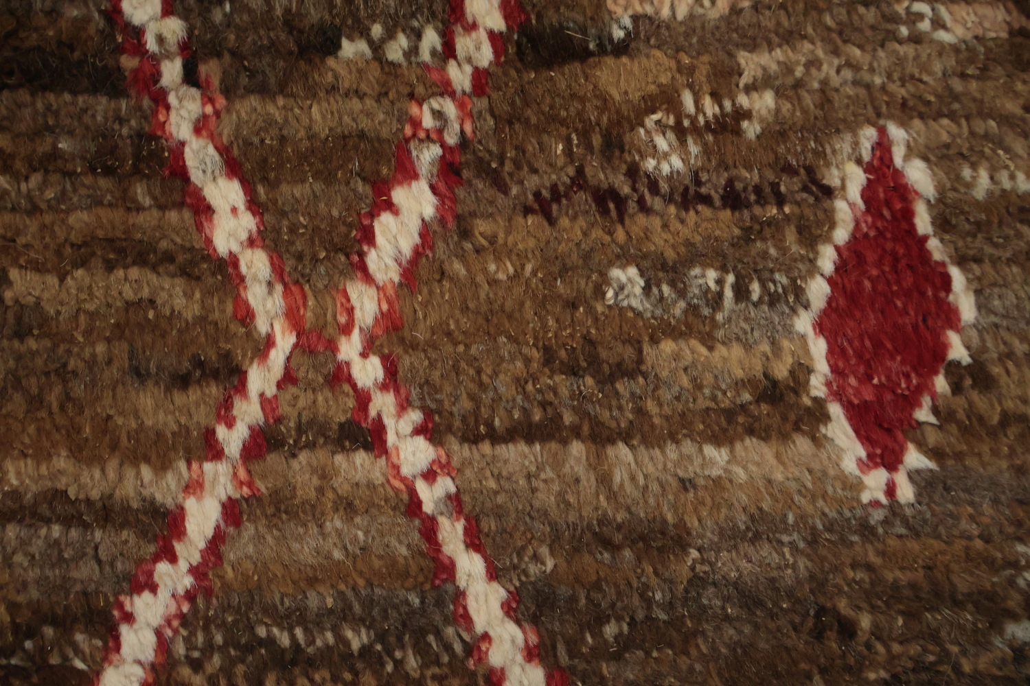 Elegant Moroccan Area Rug 7x10 with Geometric Diamond Patterns