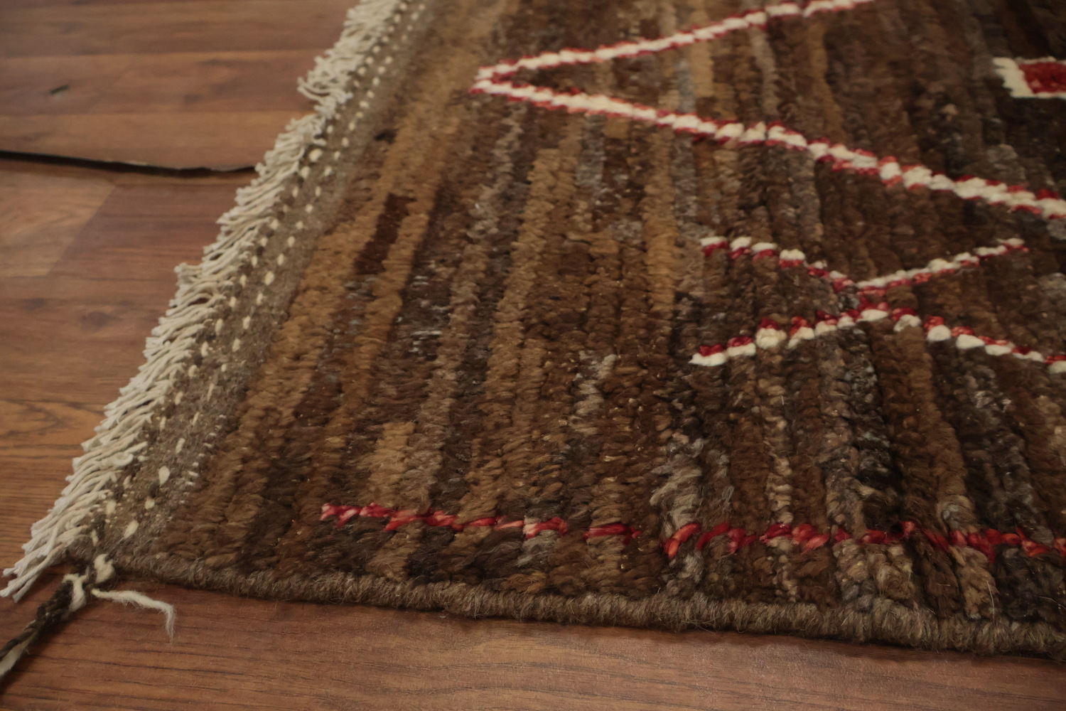 Elegant Moroccan Area Rug 7x10 with Geometric Diamond Patterns