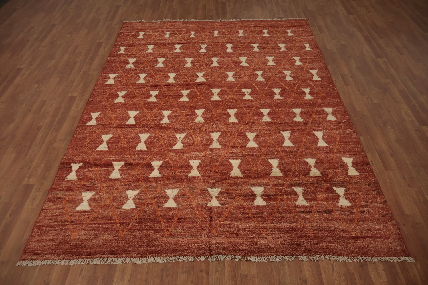 Chic Moroccan Area Rug 7x10 with Symmetrical Geometric Motifs