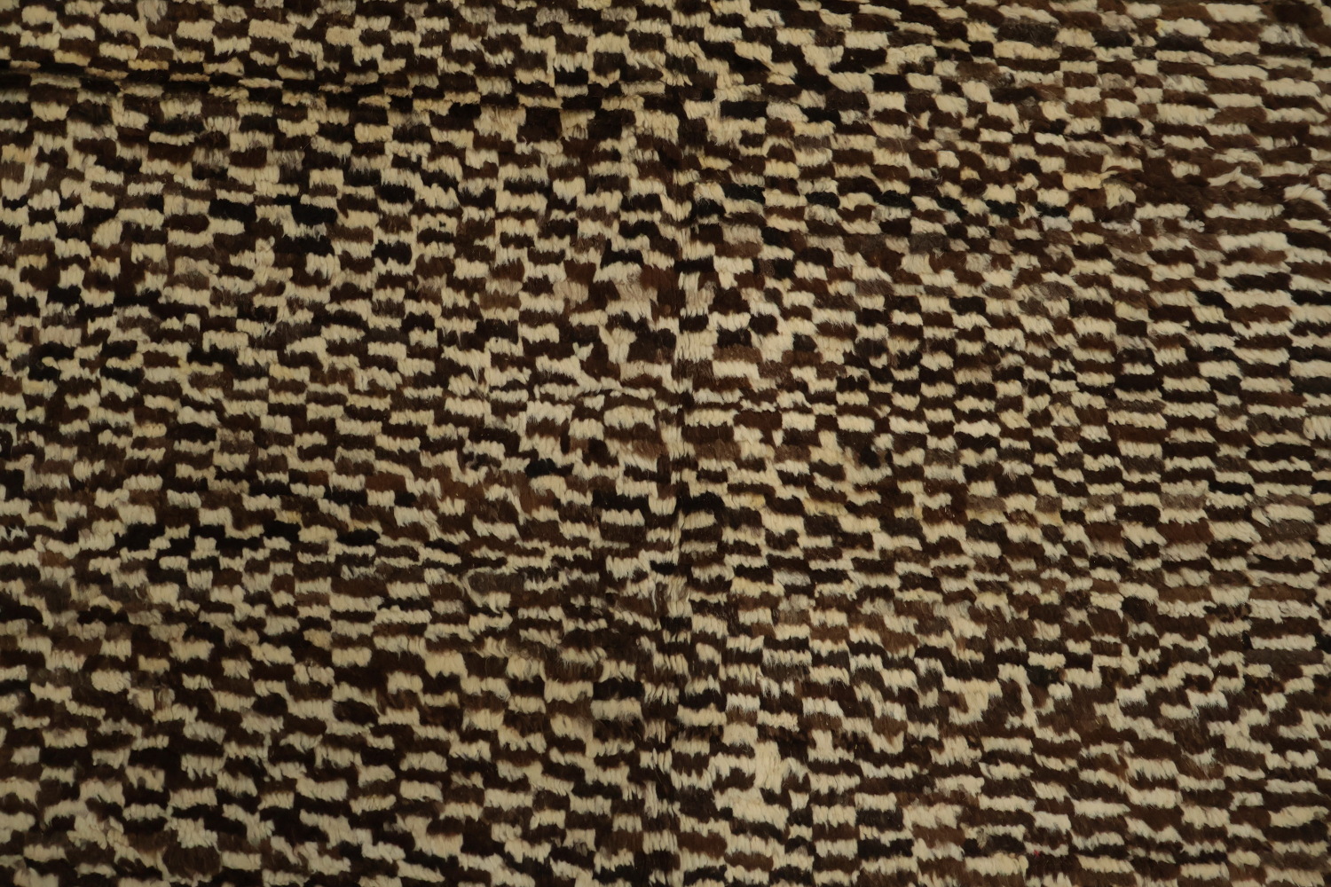 Textured Moroccan Area Rug 7x10 with Dark Border Design