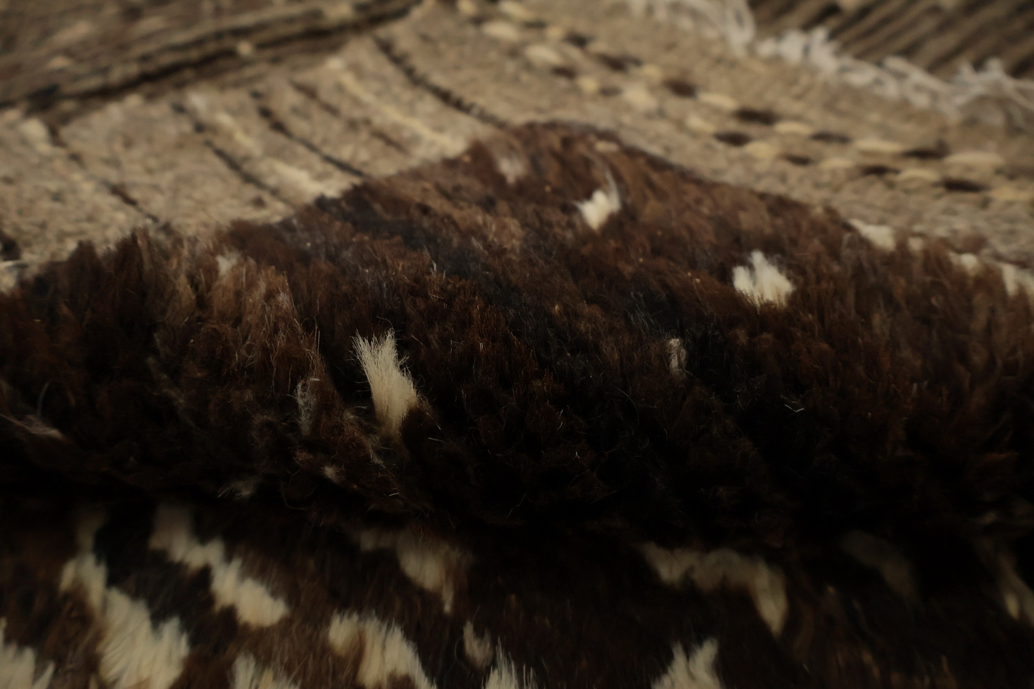 Textured Moroccan Area Rug 7x10 with Dark Border Design