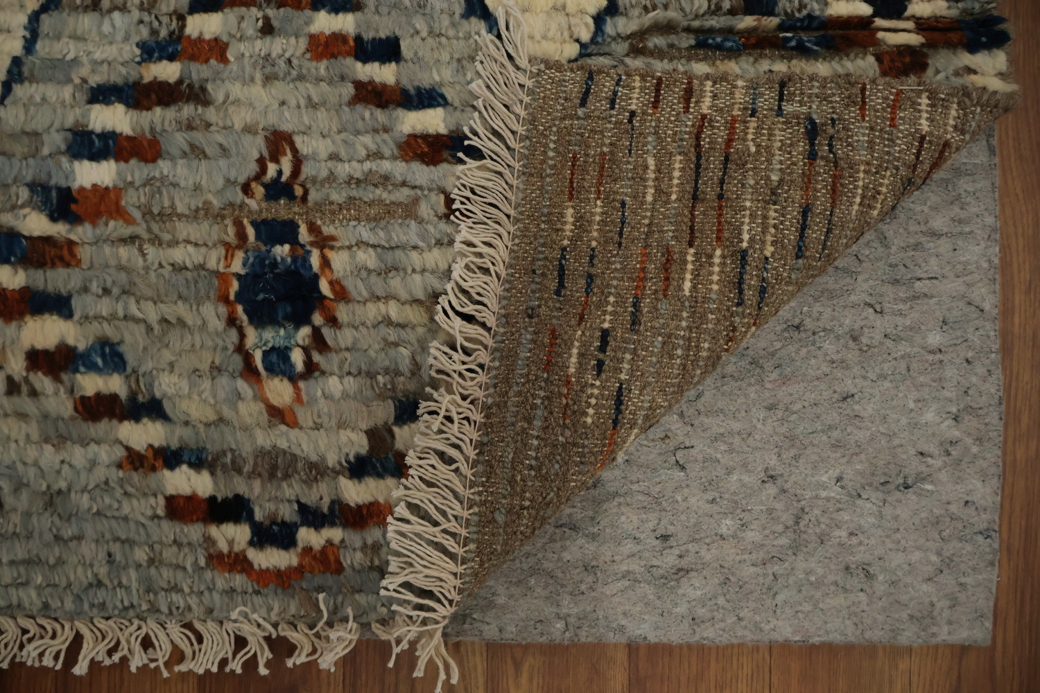 Charming Moroccan Area Rug 7x10 with Bold Diamond-shaped Designs