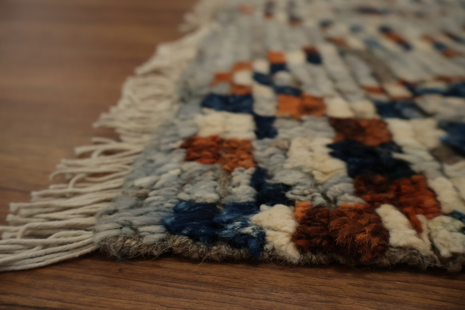 Charming Moroccan Area Rug 7x10 with Bold Diamond-shaped Designs