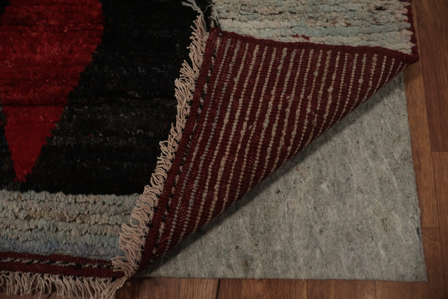 Bold Geometric Moroccan Area Rug 6x8 for a Chic Living Room Style