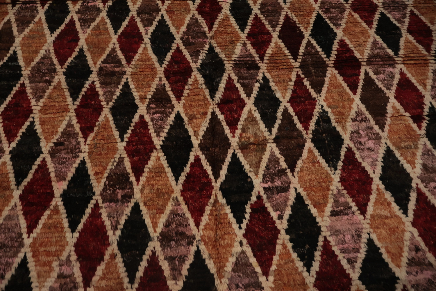Elegant Geometric Rhombus Moroccan Area Rug 7x10 in Earthy Hues