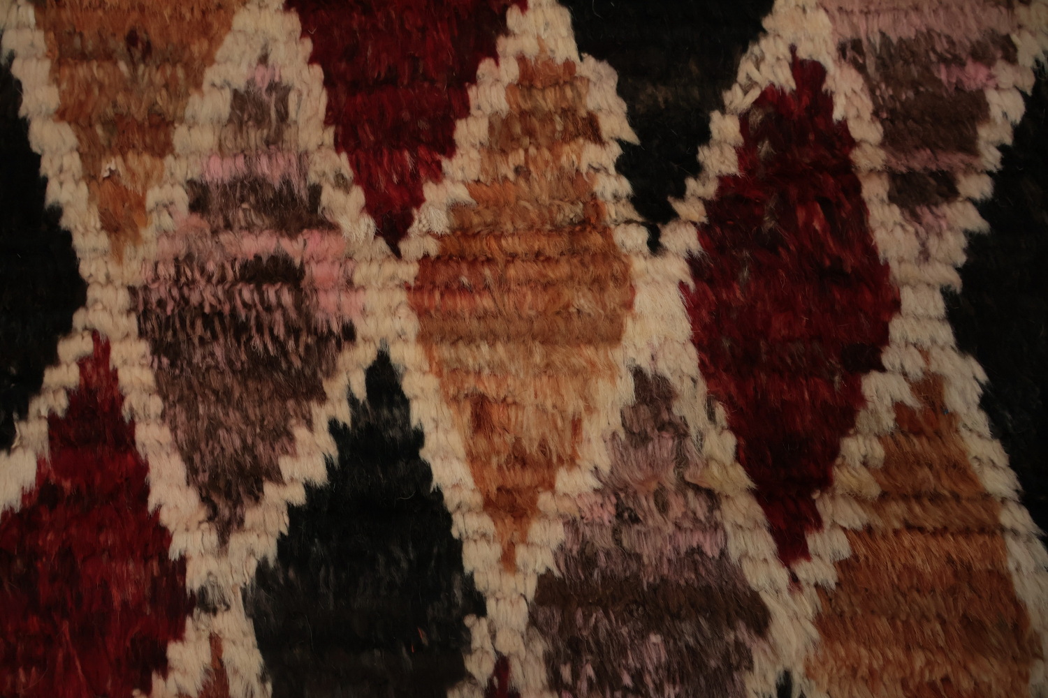 Elegant Geometric Rhombus Moroccan Area Rug 7x10 in Earthy Hues