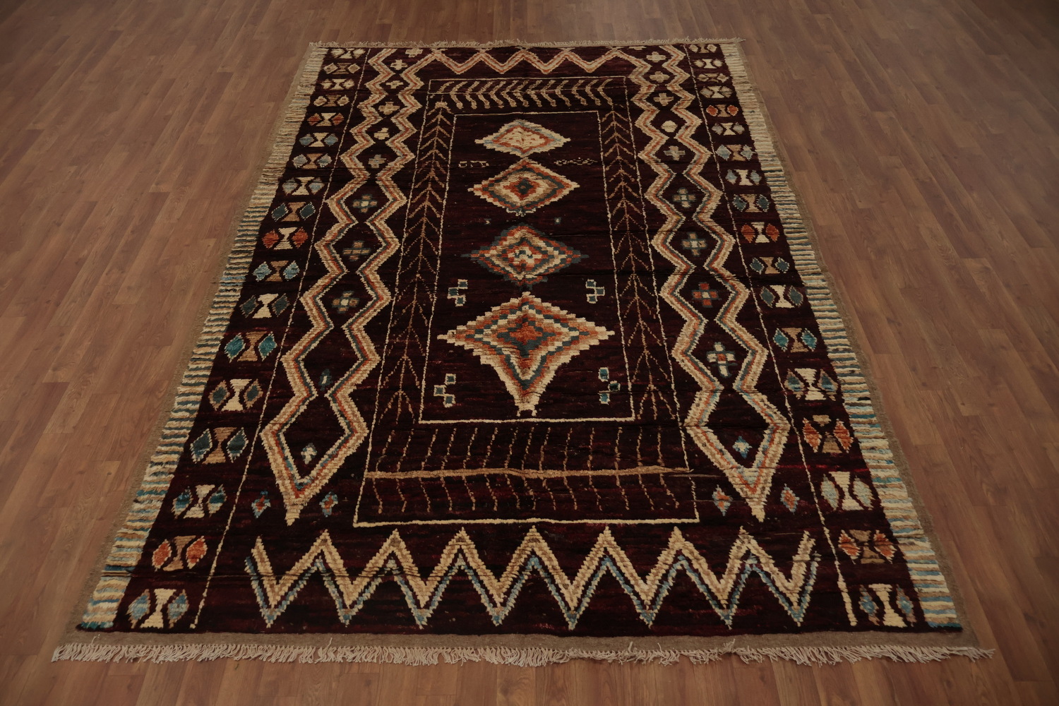 Exquisite Moroccan Area Rug 7x10 with Intricate Geometric Patterns