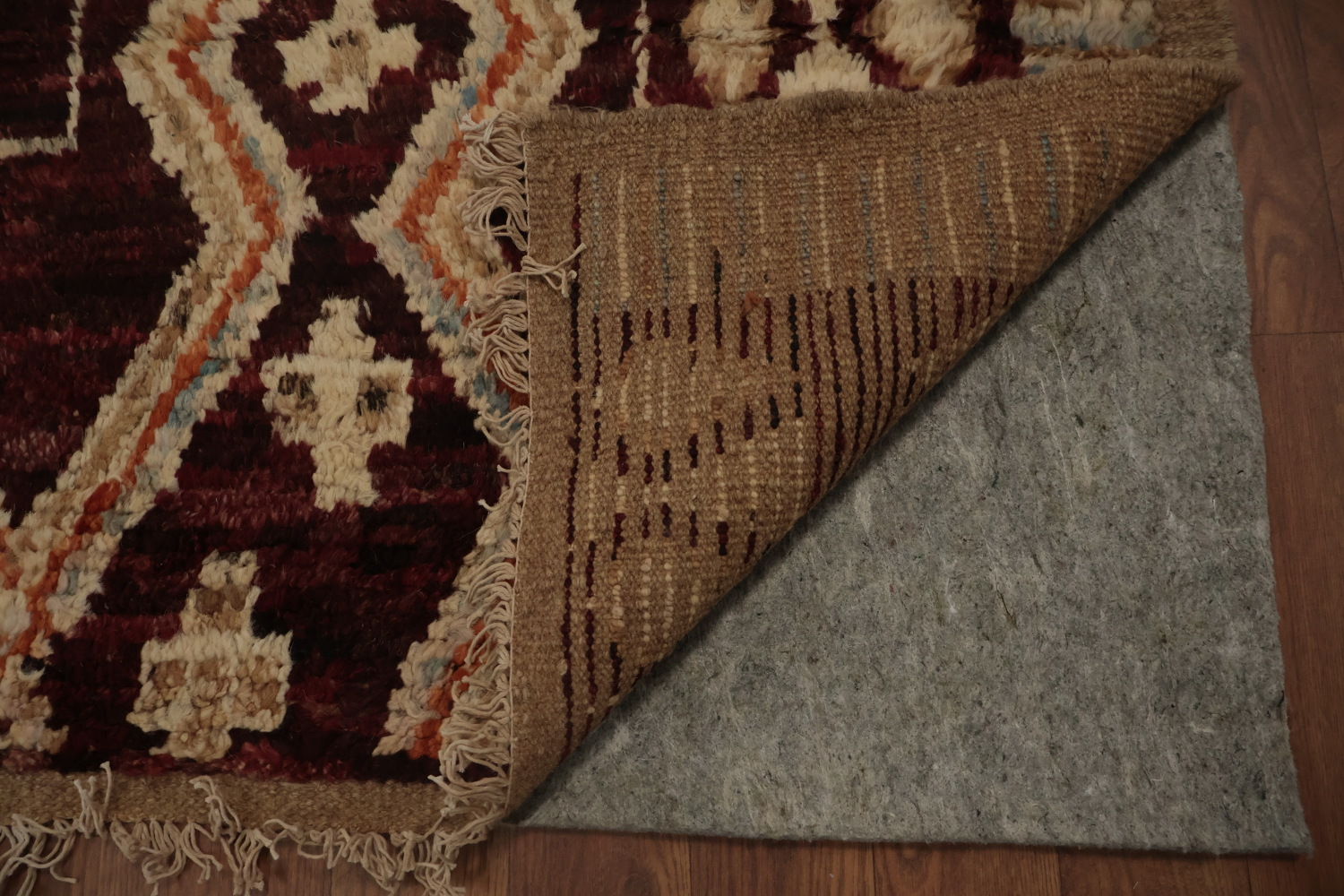 Exquisite Moroccan Area Rug 7x10 with Intricate Geometric Patterns
