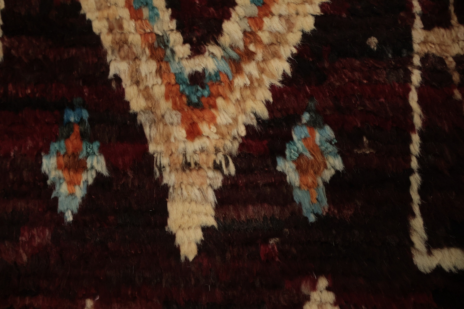 Exquisite Moroccan Area Rug 7x10 with Intricate Geometric Patterns