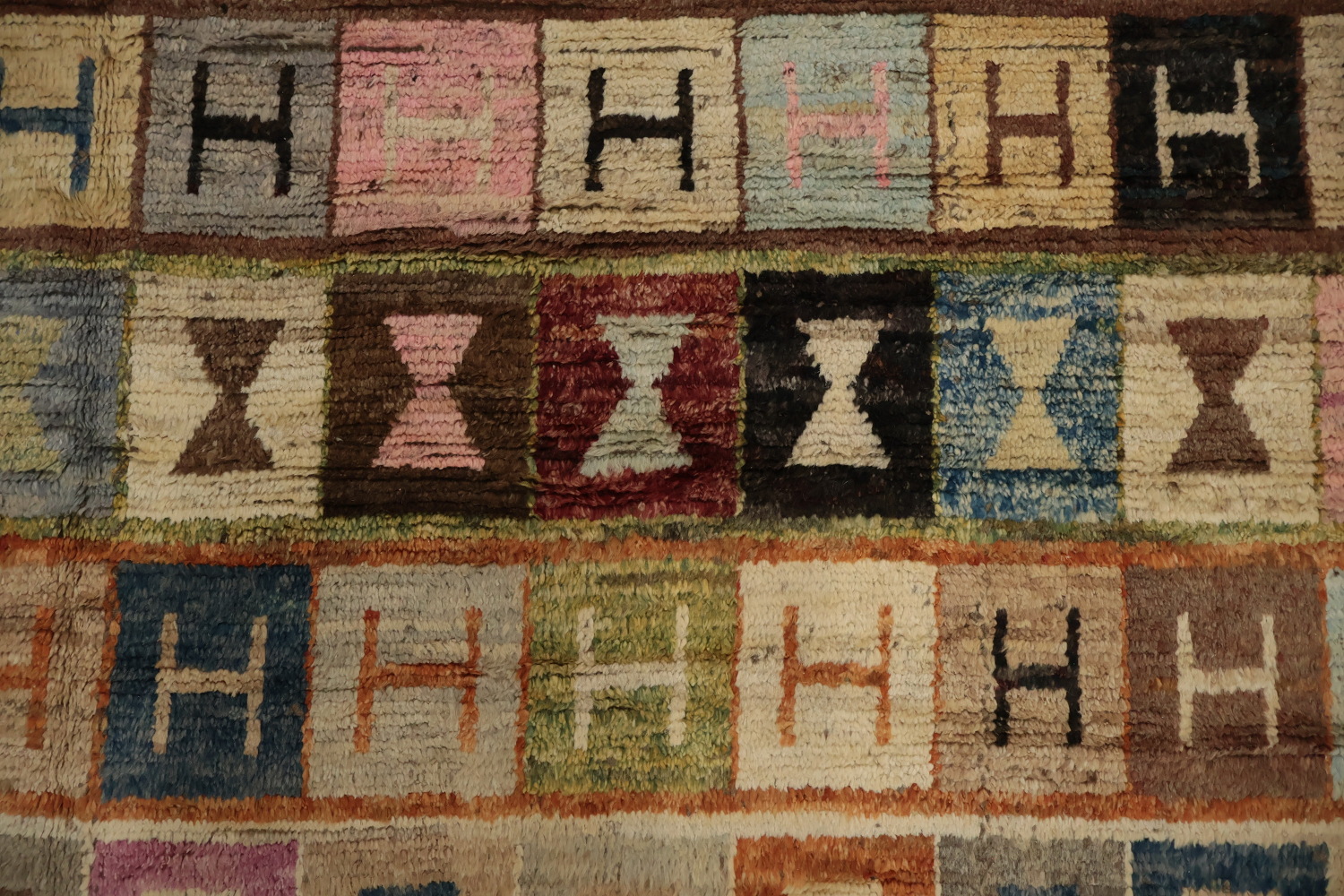 Captivating Moroccan Geometric Area Rug 10x13 for Artistic Ambiance