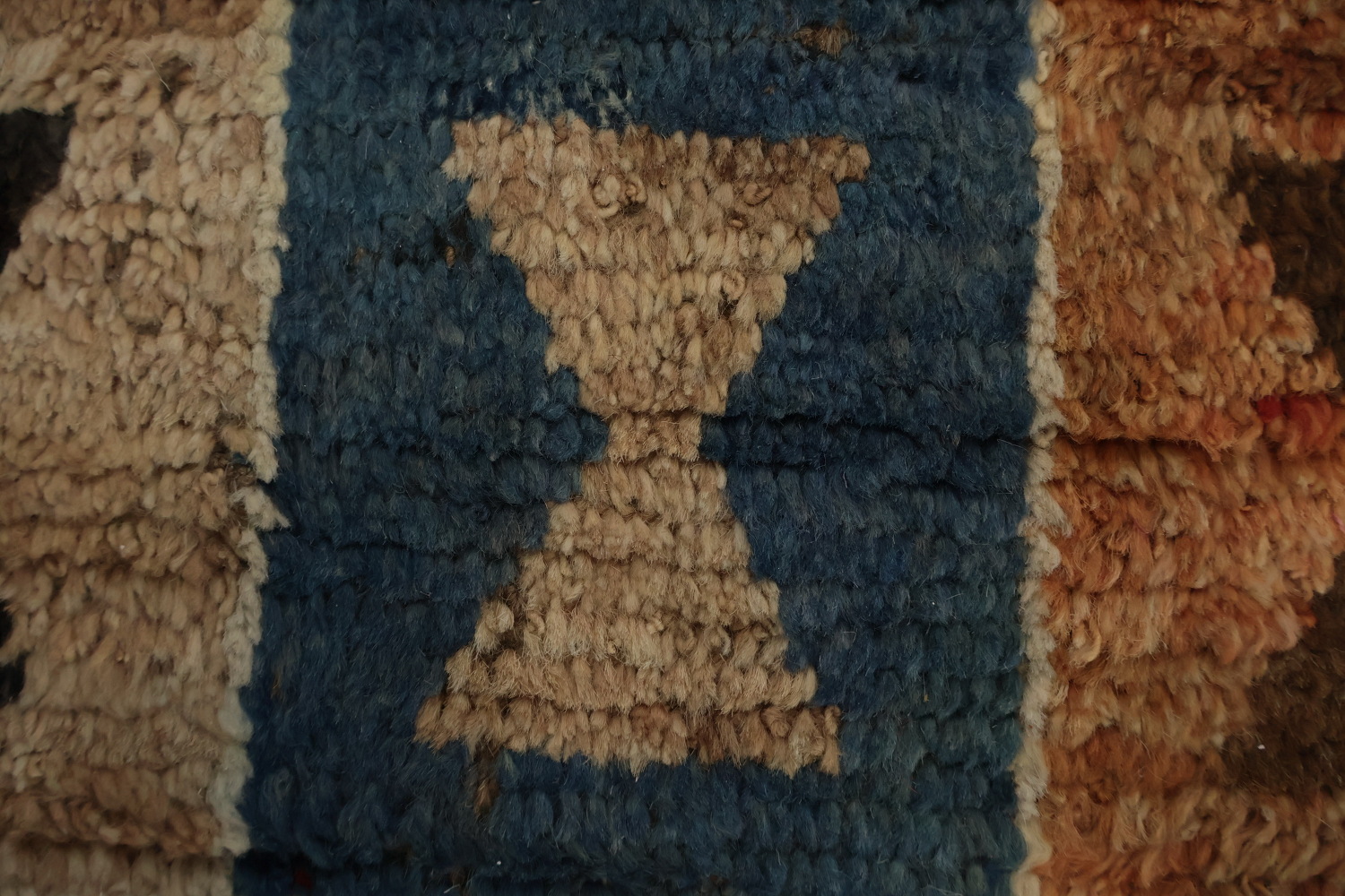 Captivating Moroccan Geometric Area Rug 10x13 for Artistic Ambiance