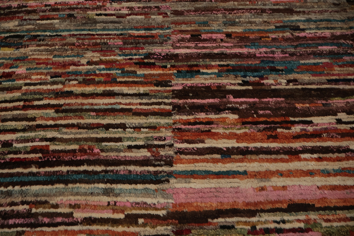 Exquisite Moroccan Area Rug 9x12 Geometric Patterns and Rich Colors