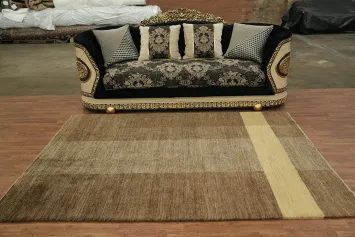 Elegant Earth-Toned Rug with Modern Design Accents 6x8
