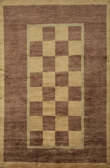 Sophisticated Rustic Rug with Timeless Checkered Design 6x8
