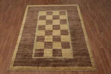 Sophisticated Rustic Rug with Timeless Checkered Design 6x8