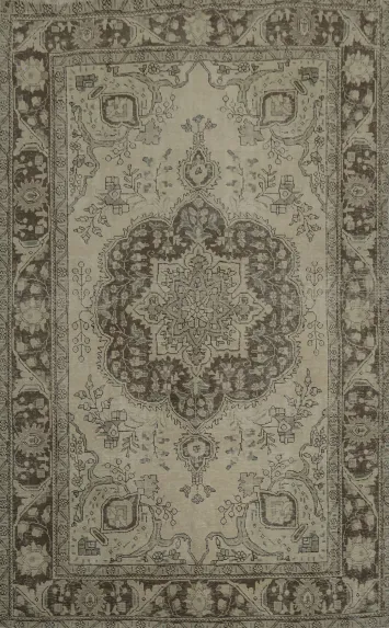 Elegant Ornate Tabriz Persian Area Rug 7x10 for Traditional Living Spaces