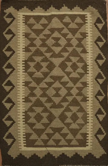 Timeless Charm in Brown: Elegant Traditional Rug 3x4