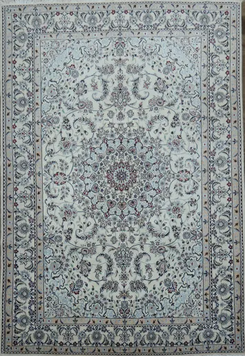 Luxury Traditional Floral Wool and Silk Nain Persian Area Rug 7x10