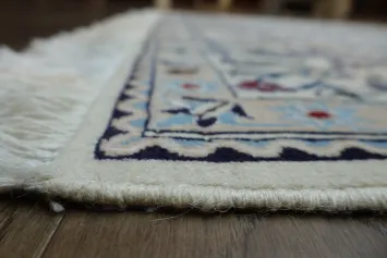 Luxury Traditional Floral Wool and Silk Nain Persian Area Rug 7x10