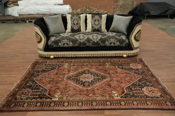 Vintage Wool Shiraz Persian Area Rug 5x8