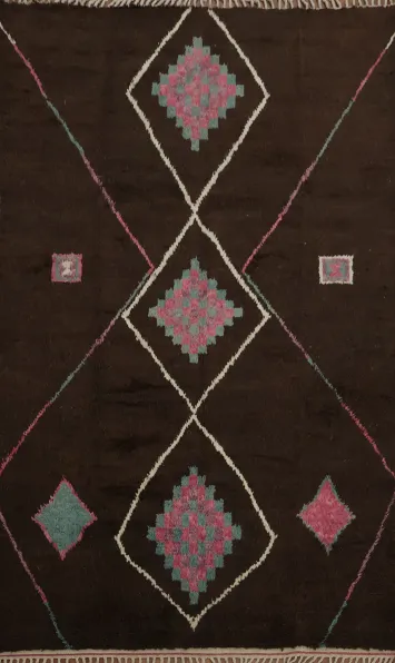 Chic Moroccan Area Rug 7x11 with Diamond Patterns
