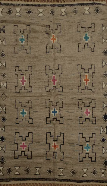 Artful Simplicity Moroccan Area Rug 5x8 with Eye-Catching Motifs