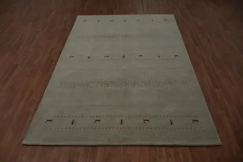 Chic Neutral Rug with Discreet Decorative Accents 7x10