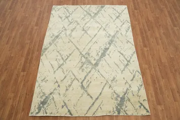 Minimalist Abstract Ivory Rug with Subtle Modern Geometric Line Patterns 5x8