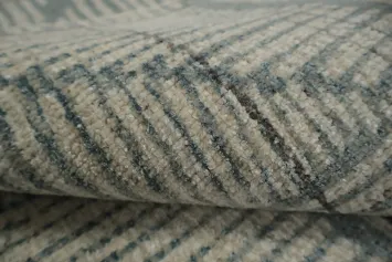 Chic Blue and White Geometric Rug, Ideal for Modern Homes 5x8