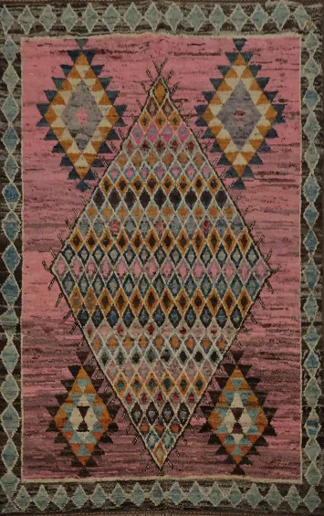 Pink Moroccan Area Rug 7x10 with Eye-Catching Diamond Details