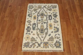 Handmade Ivory Wool Oushak Indian Rug 2x3