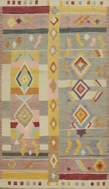 Elegant Warmth: Colorful Handmade Rug 5x8 for Living Spaces