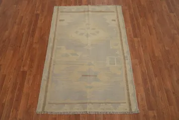 Neutral Tone Artistic Rug 4x5 for a Timeless Interior Design