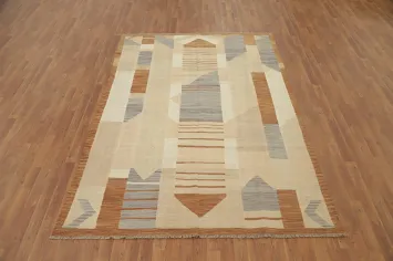 Elegantly Designed Geometric Kilim Area Rug 6x9 in Neutral Tones