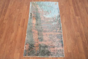 Rustic Charm Meets Modern Elegance in This Abstract Rug 2x4