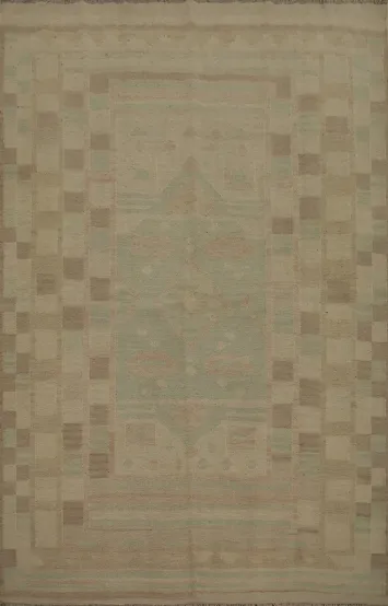 Classic Handmade Kilim Rug 5x6 with Soft Earthy Tones and Design