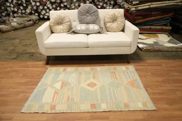 Geometric Pastel Kilim Wool Rug 3x5 for Cozy Minimalist Spaces