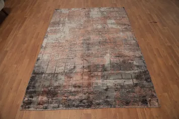 Add Texture and Warmth to Your Home with This Abstract Rug 5x7