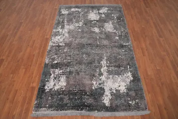 Luxurious Abstract Area Rug 5x8 in Soft Neutral Hues
