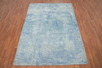 Elegant Sky Blue Abstract Rug 5x7 for Modern Living Spaces