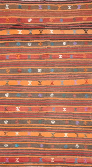 Handcrafted Geometric Patterns in a Timeless Kilim Area Rug 5x9