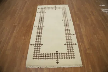 Sophisticated Neutral Nepalese Rug 3x5 for a Timeless Aesthetic