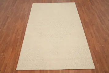 Refined Monochrome Wool Area Rug 5x8 with Intricate Pattern Details