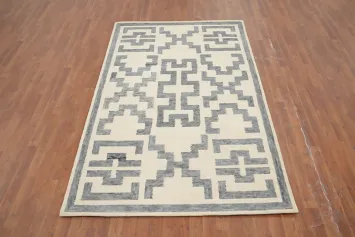 Symmetrical Design in Neutral Modern Area Rug 5x8