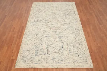 Elegant Geometric Modern Area Rug 5x8 with Subtle Textured Patterns