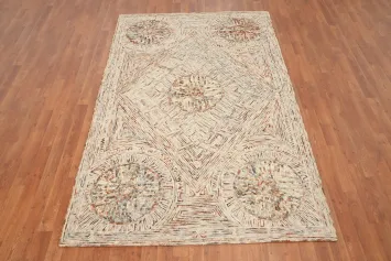 Abstract Area Rug 5x8 Featuring Artistic Circular Motifs