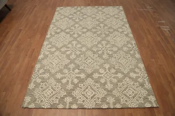 Stylish Symmetrical Design Area Rug 5x8 for a Classic Home Decor