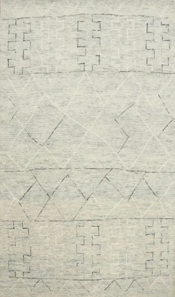 Modern Geometric Area Rug 5x8 with Subtle Artistic Flair